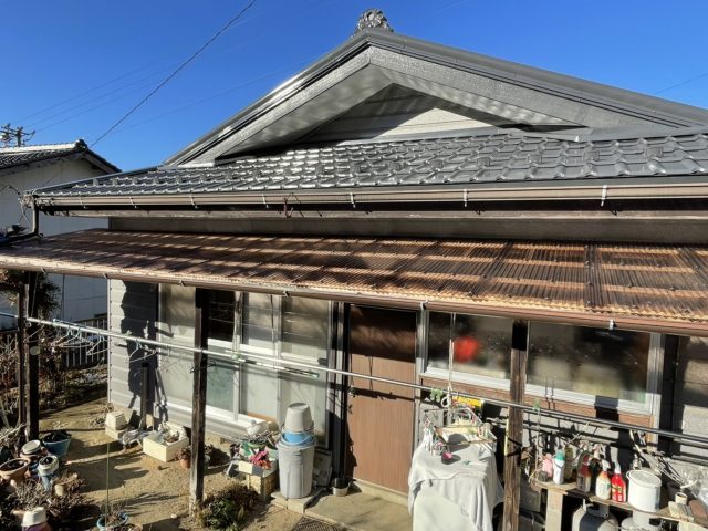 泰阜村屋根塗装_波ポリカ交換完成