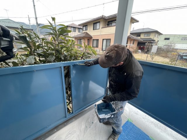 飯田市I邸目隠しフェンス上塗り