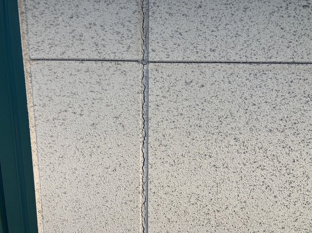 駒ケ根市外壁塗装コーキング1