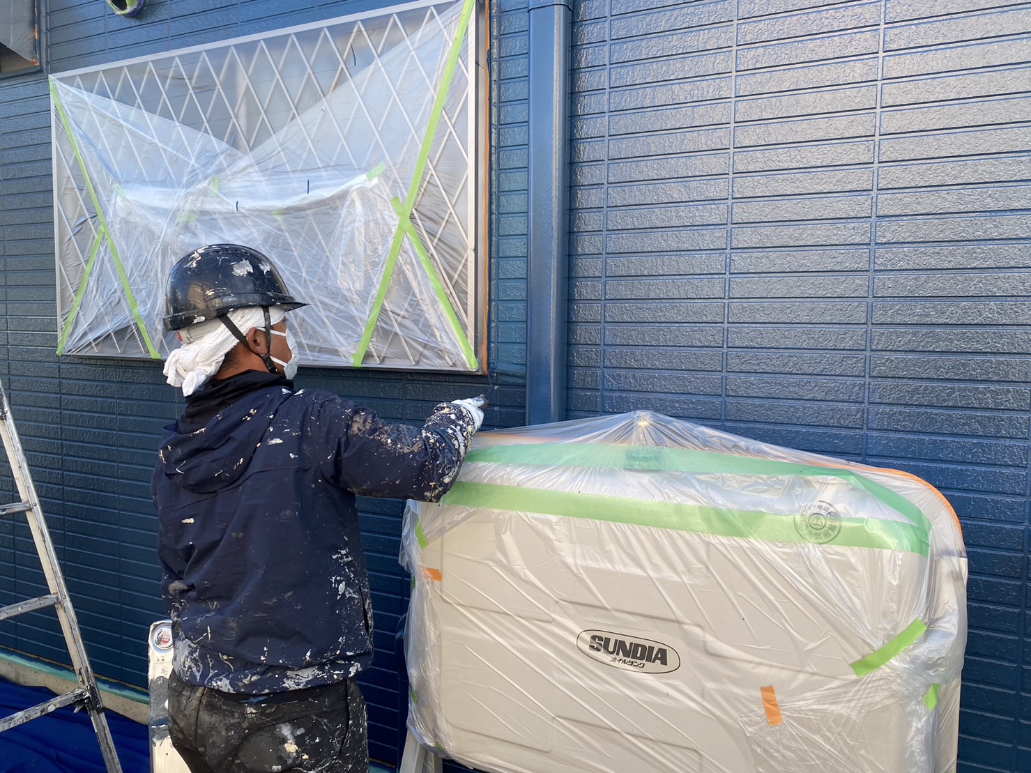 伊那市外壁塗装PRiJEW中塗り1