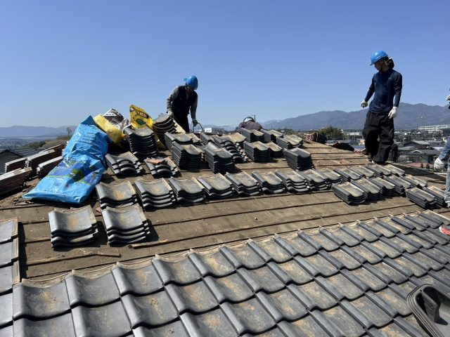 飯田市T邸屋根葺き替え瓦撤去