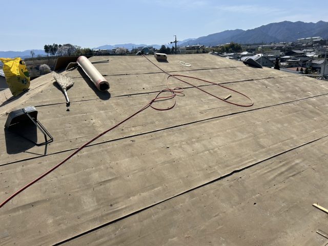 飯田市T邸屋根葺き替え野地板施工前