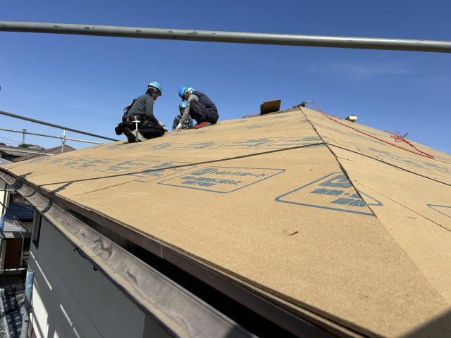 飯田市T邸屋根葺き替え野地板貼り
