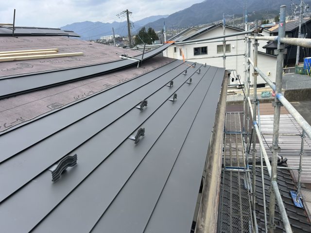飯田市T邸屋根葺き替えエスジーエル鋼板施工