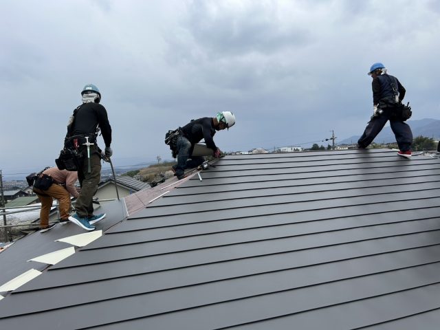 飯田市T邸屋根葺き替えエスジーエル鋼板施工