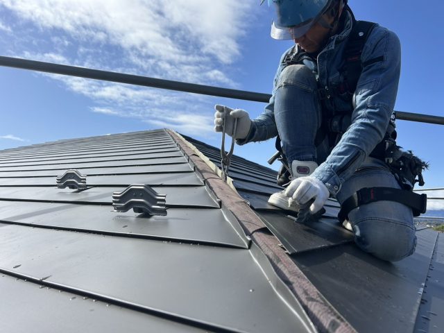 飯田市T邸屋根葺き替え棟板金施工