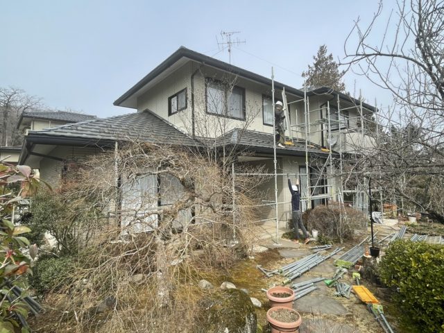 飯田市外壁塗装2色塗り分け