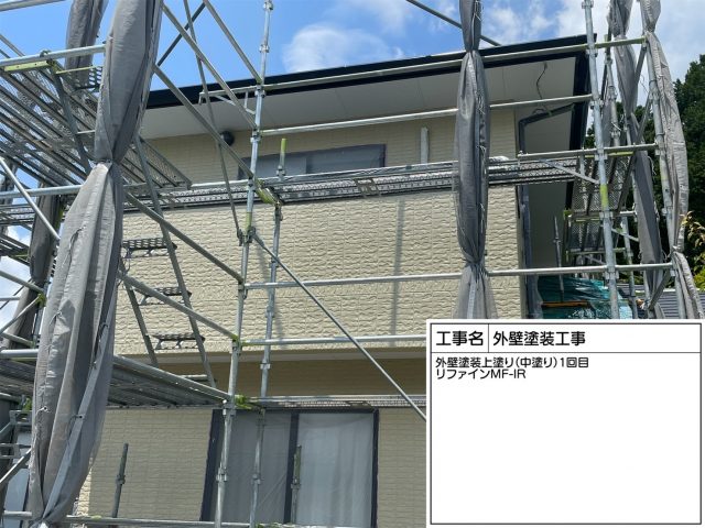 泰阜村外壁塗装上塗り