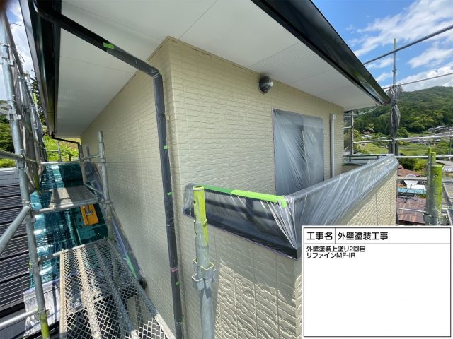 泰阜村外壁塗装上塗り