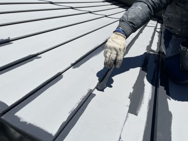 飯田市Y邸_屋根中塗り1