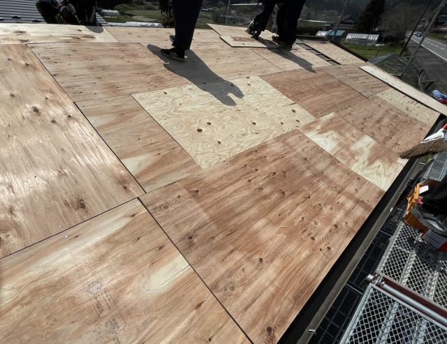 阿南町屋根葺き替え下地コンパネ施工