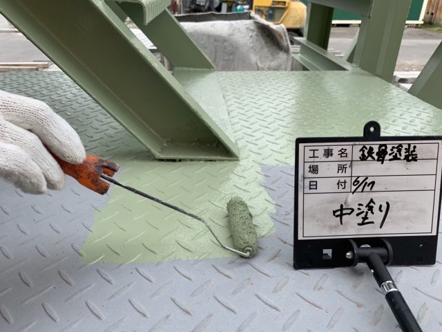 アスザック東御工場上塗り