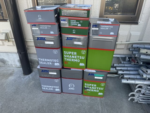 スレート瓦塗装工事で使用する下塗り塗料のサーモテックシーラー