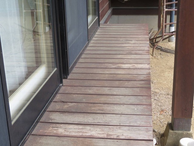 デッキ材の色落ち