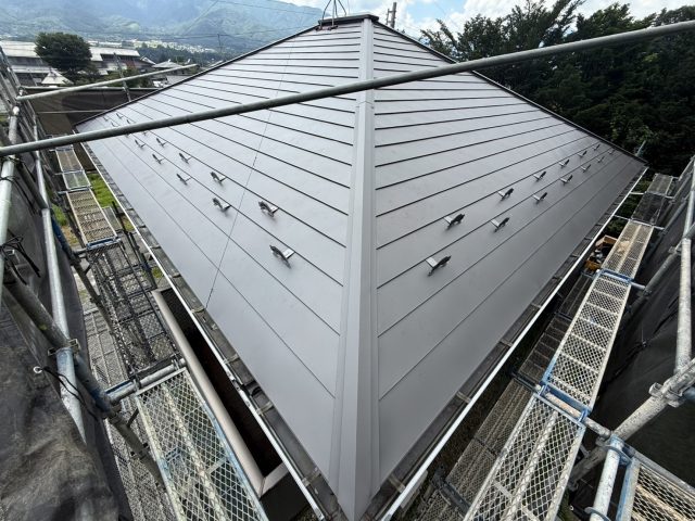 伊那市T邸屋根カバー施工後