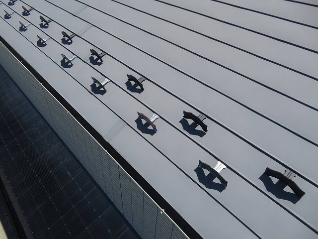 トタン屋根の色褪せ