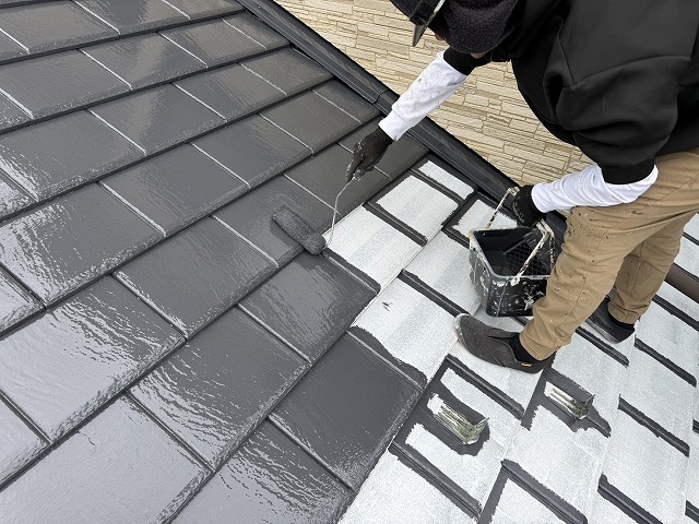 飯島町I邸屋根中塗り