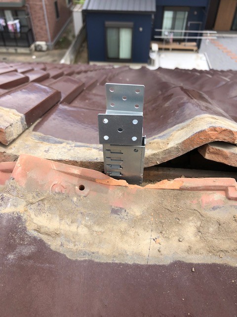 強力耐震棟金具