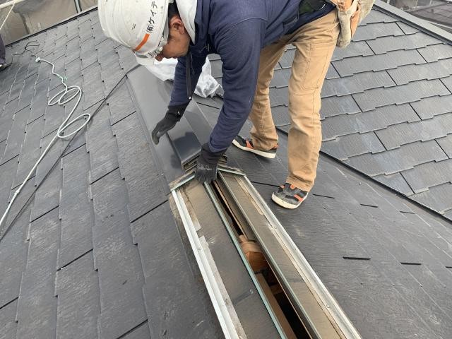 セネター屋根カバー工法　既存換気棟撤去