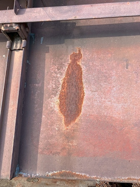 トタン屋根のサビがひどい部分