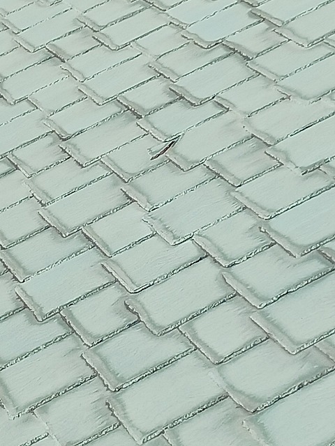 経年劣化　ひび割れ