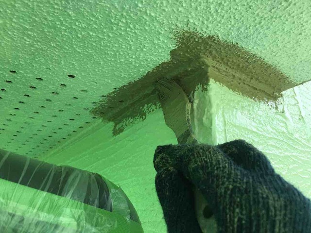 東京都　東村山市　屋根カバー工事　外壁塗装作業　付帯部塗装　軒天