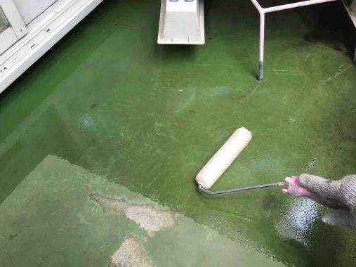 ベランダ下塗り