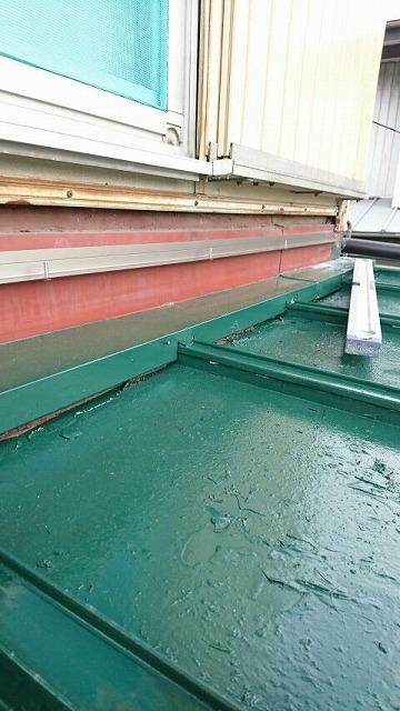 ベランダ取り付け金具全景