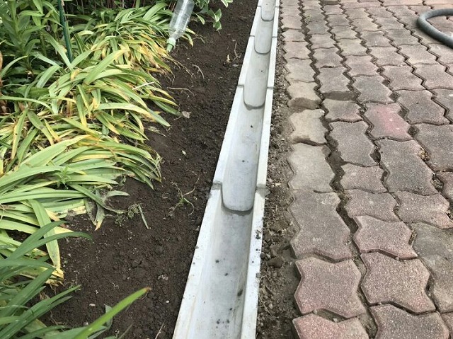 U字溝敷設したところ