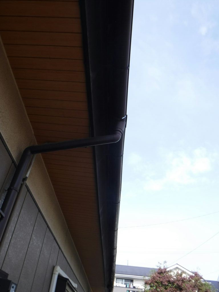 雨どい凹みとすき間