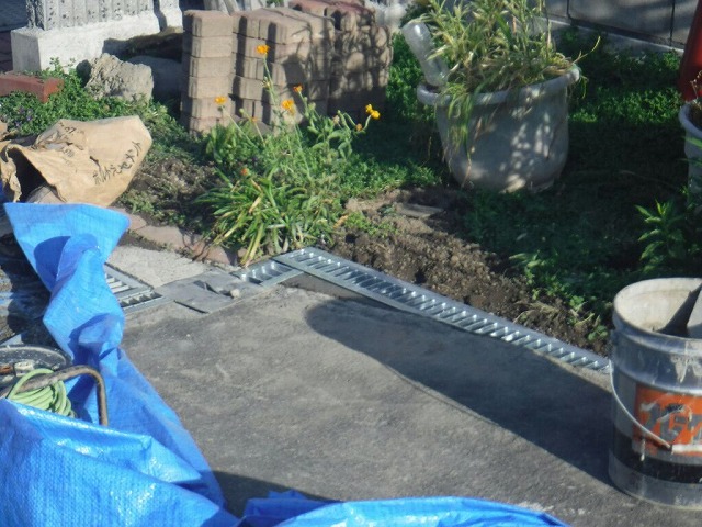 側溝道路側のつなぎこみ