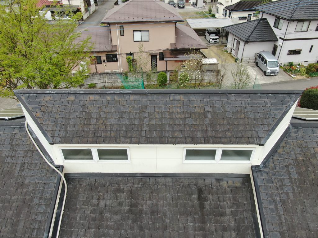 最上部屋根の退色