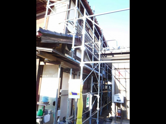 東側壁全体足場