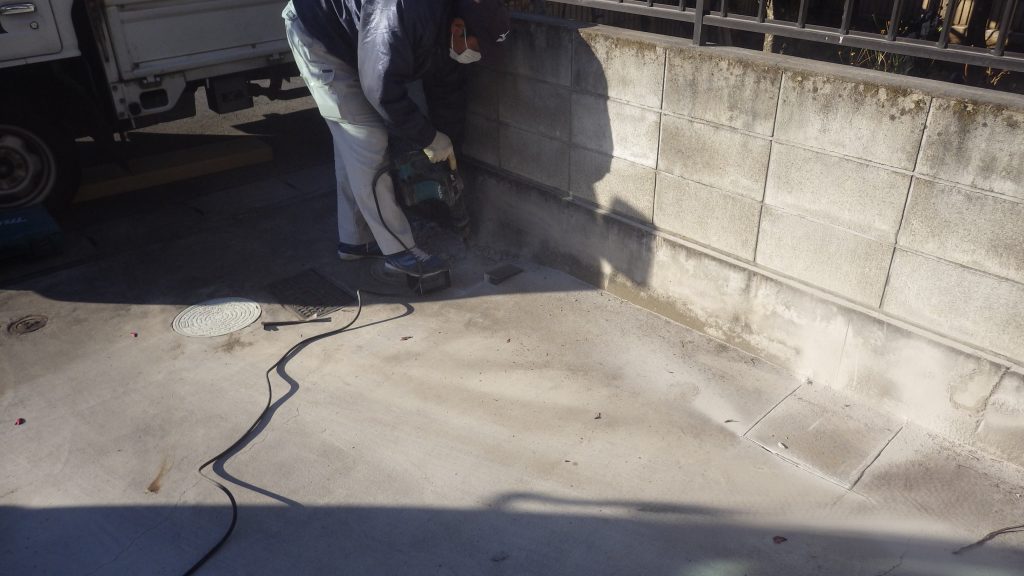 既存基礎の撤去作業