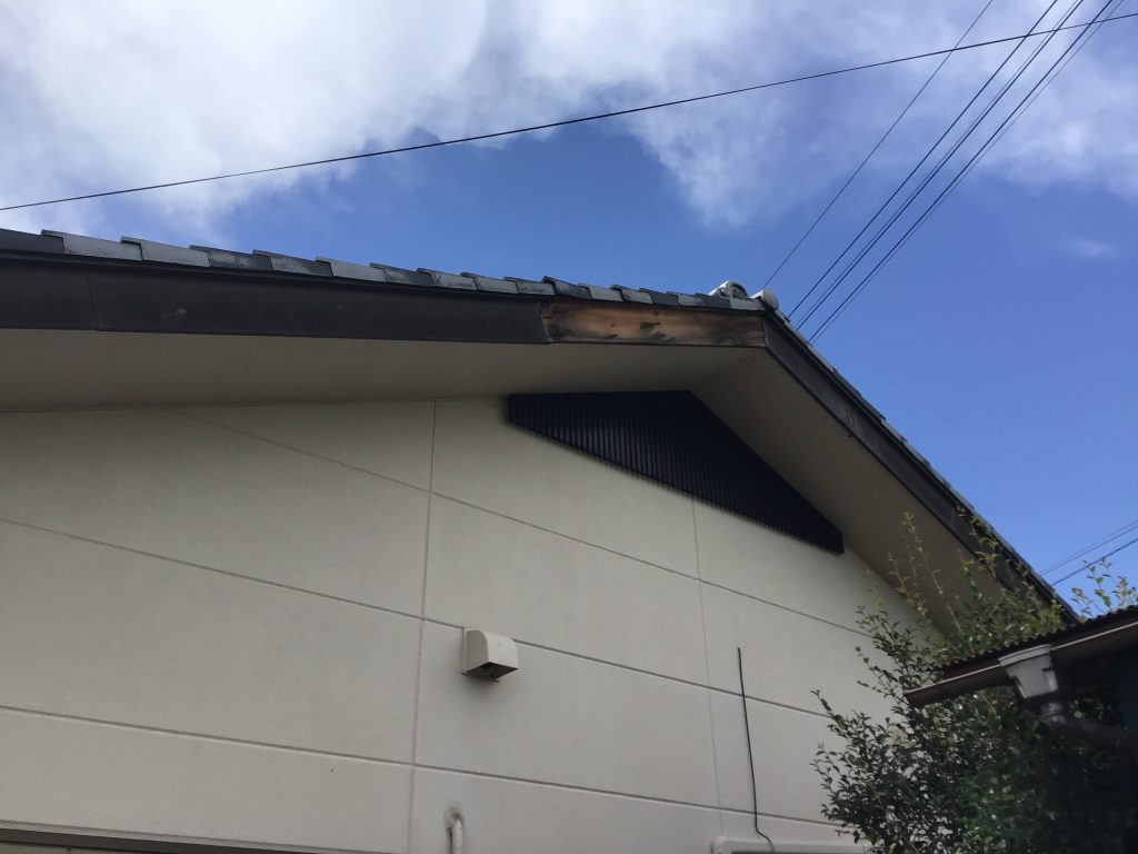 破風板の板金欠損