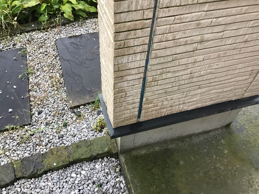目地下部の隙間