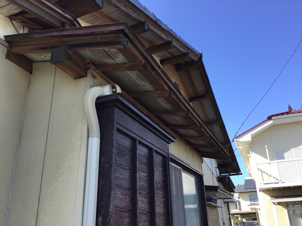 下屋軒天と戸袋