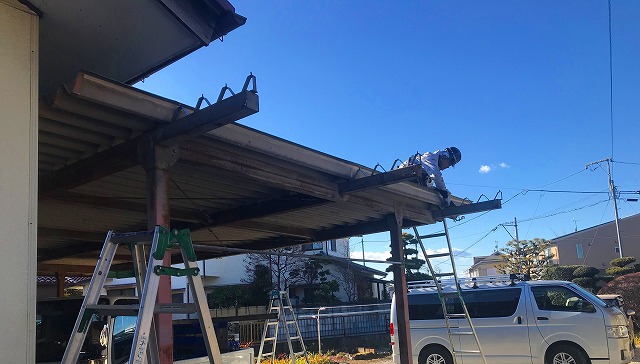車庫のタイトフレーム取り付け作業