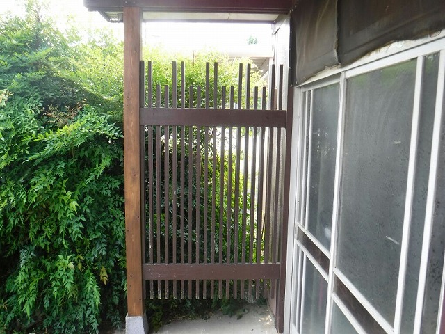 柱の完成横から見た状態近景