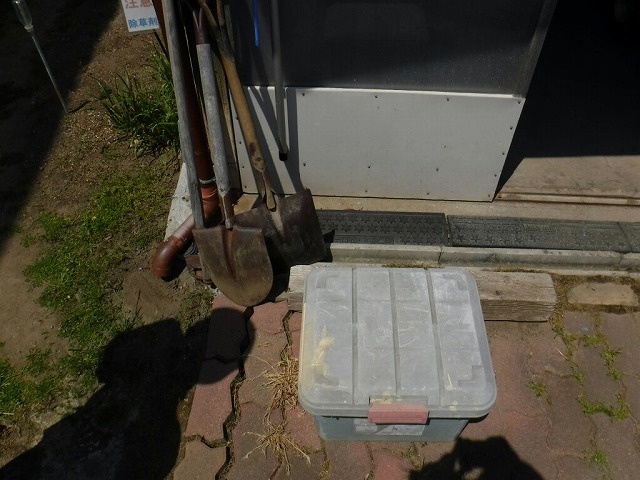 農作業小屋の雨樋の排水溝