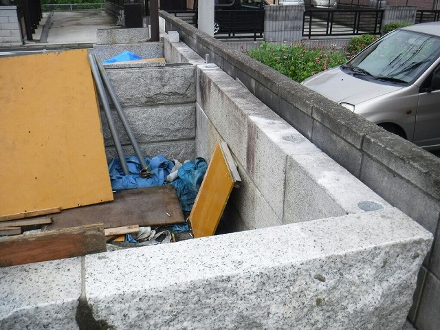 横一列に見たところのコア抜きした穴