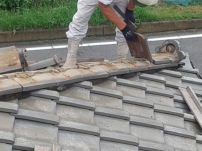 のし瓦を剥がしたところ