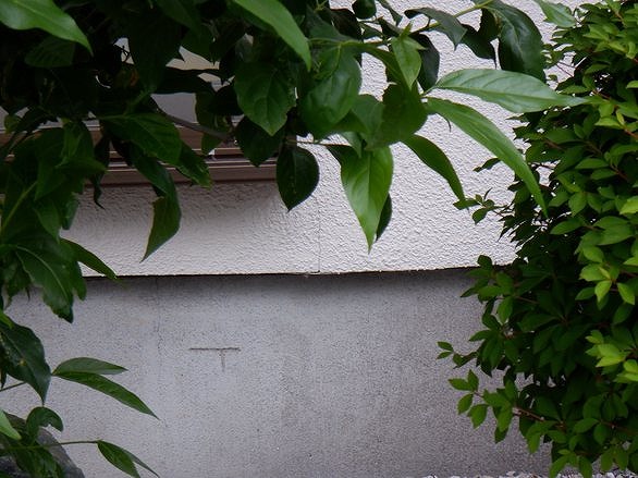 窓の右下クラック