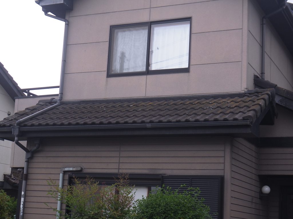 苔が出た屋根面