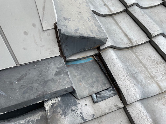際谷板金の下に水切りシート