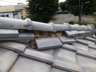 棟が崩れている