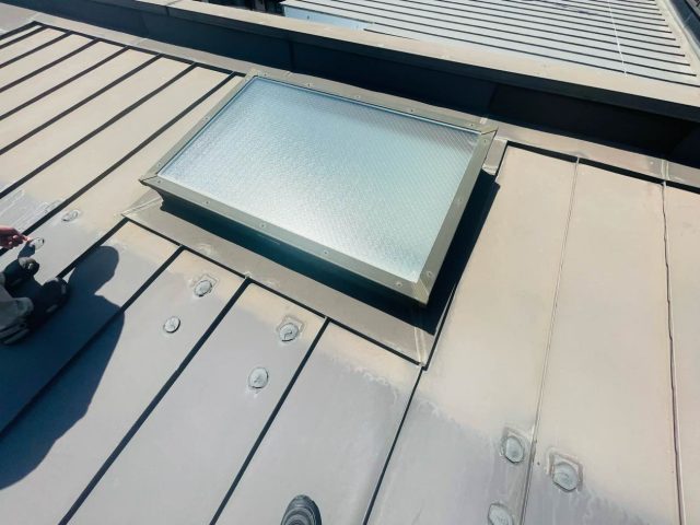 糸島市で雨漏りしたアパート屋根のトップライト