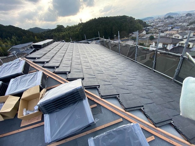 ルーガ施工、屋根カバー工法