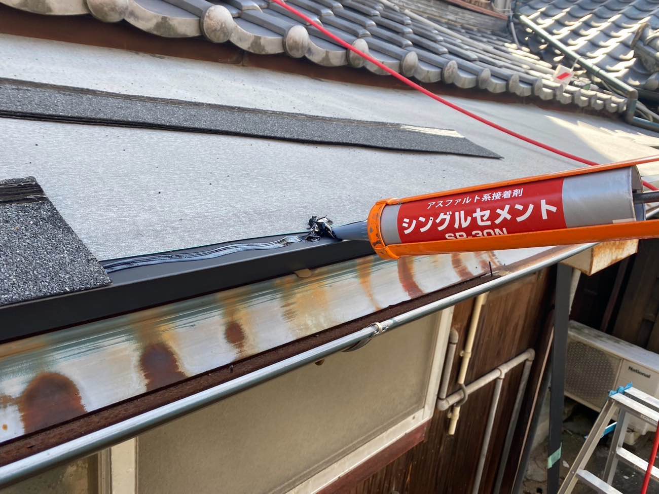 福岡市中央区物件　雨漏り工事　施工事例　新規屋根の取り付け　オークリッジスーパー　シングルセメント