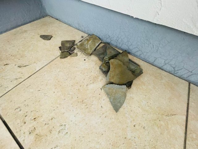 糸島市で劣化して落ちてきた天然スレート